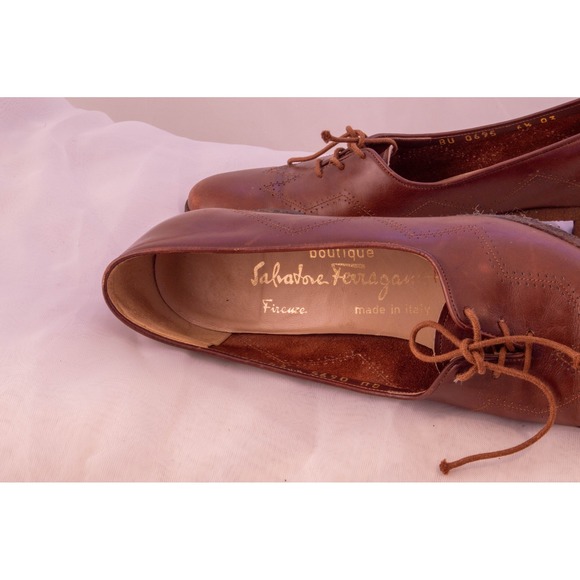 Vintage Brown Salvatore Ferragamo pumps ~ NARROW AAA - Picture 7 of 7